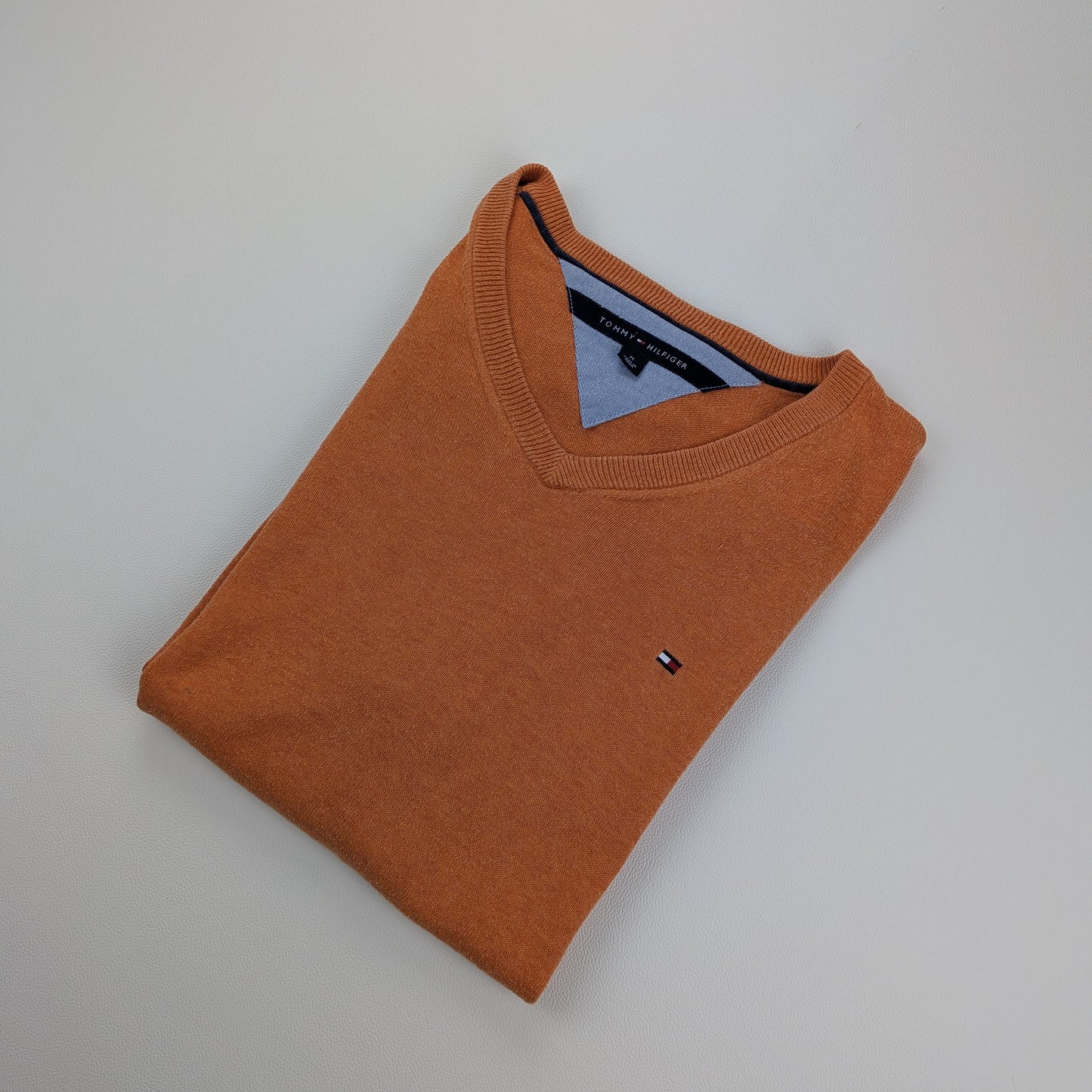 Maglione Tommy Hilfiger con scollo a V preppy - M
