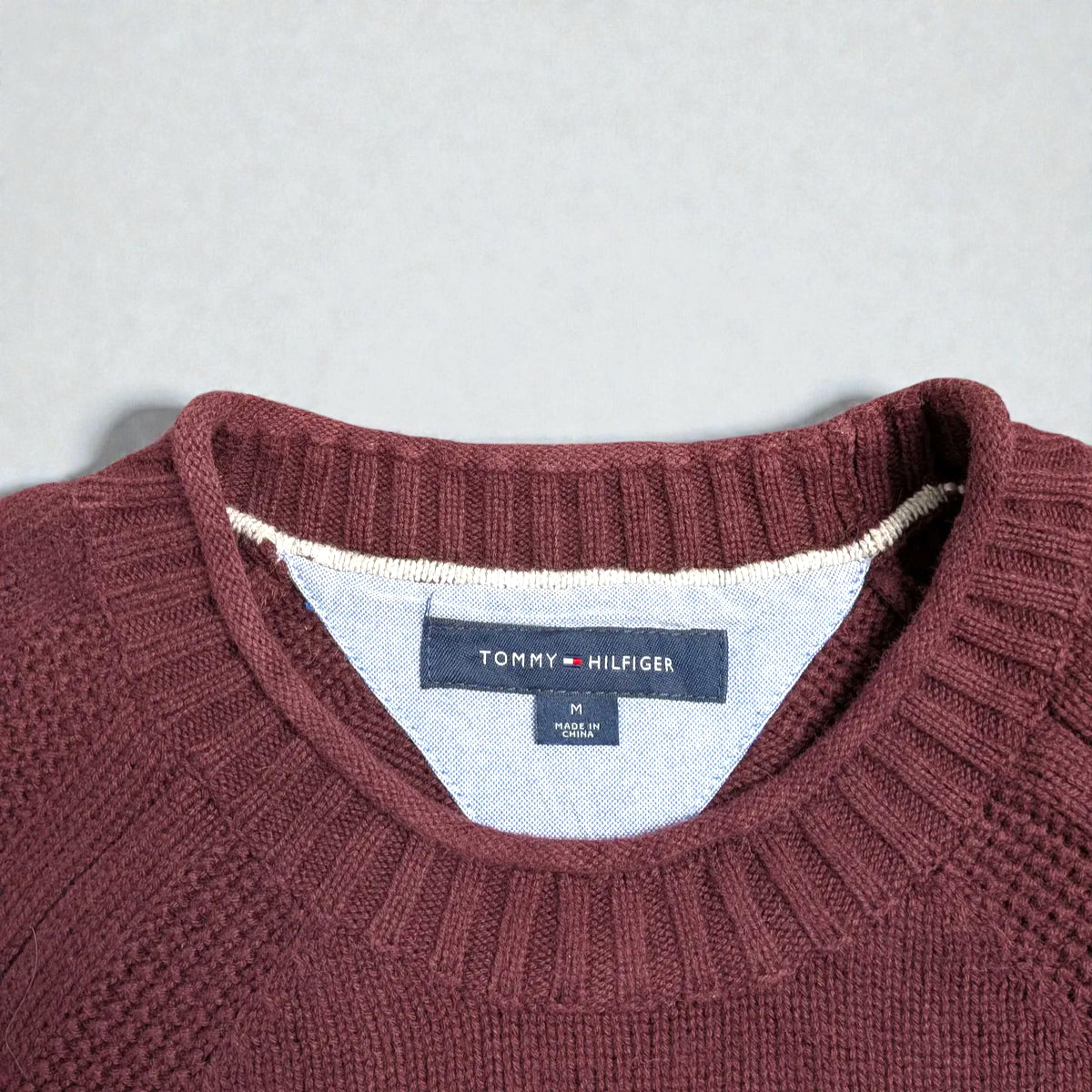 Vintage '90s Tommy Hilfiger sweater - M