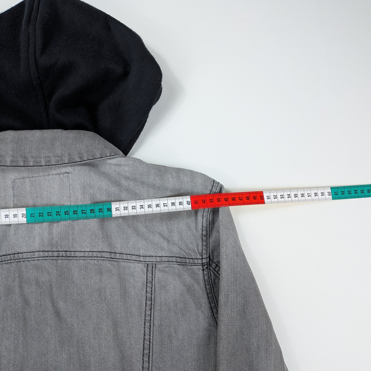 Giacca Guess in denim grigio trucker hoodie - S