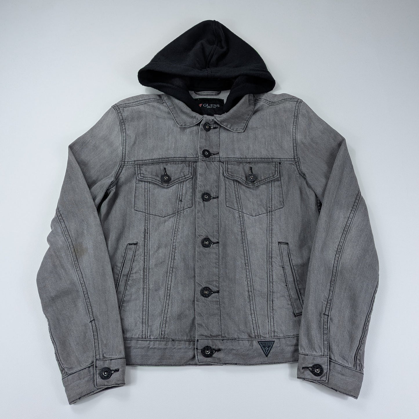 Giacca Guess in denim grigio trucker hoodie - S