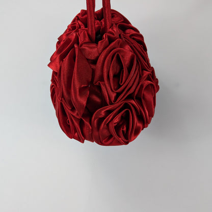 Borsa piccola couture Y2K in tessuto satinato rosette all over
