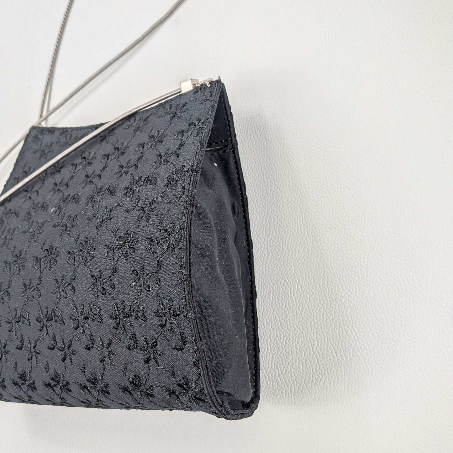 Borsa piccola elegante ricamata a tracolla
