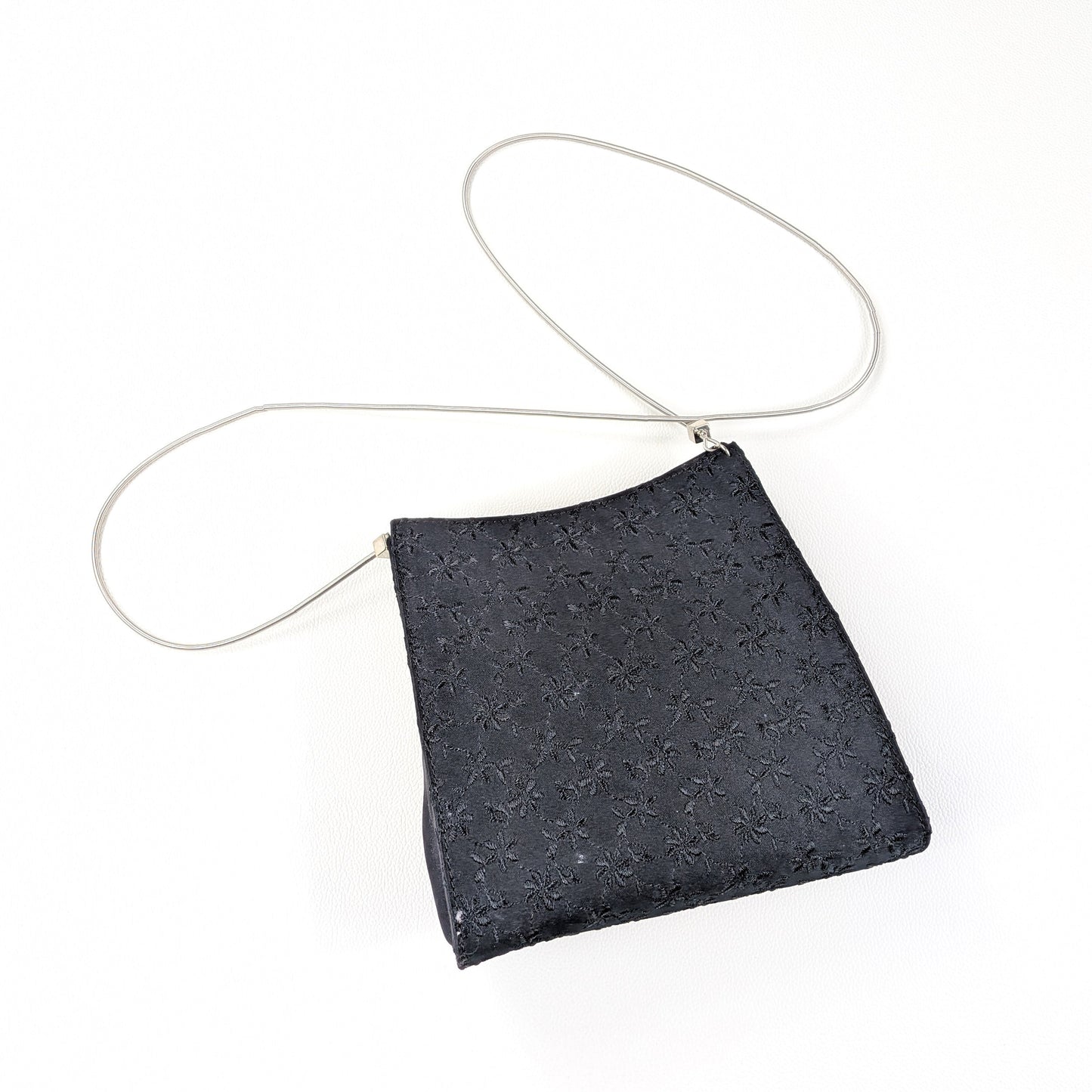 Borsa piccola elegante ricamata a tracolla