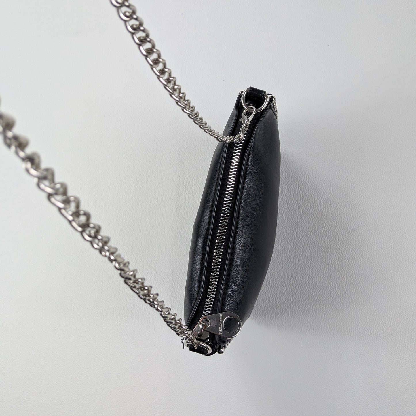 Borsa Stradivarius edgy rock Y2K borchiata