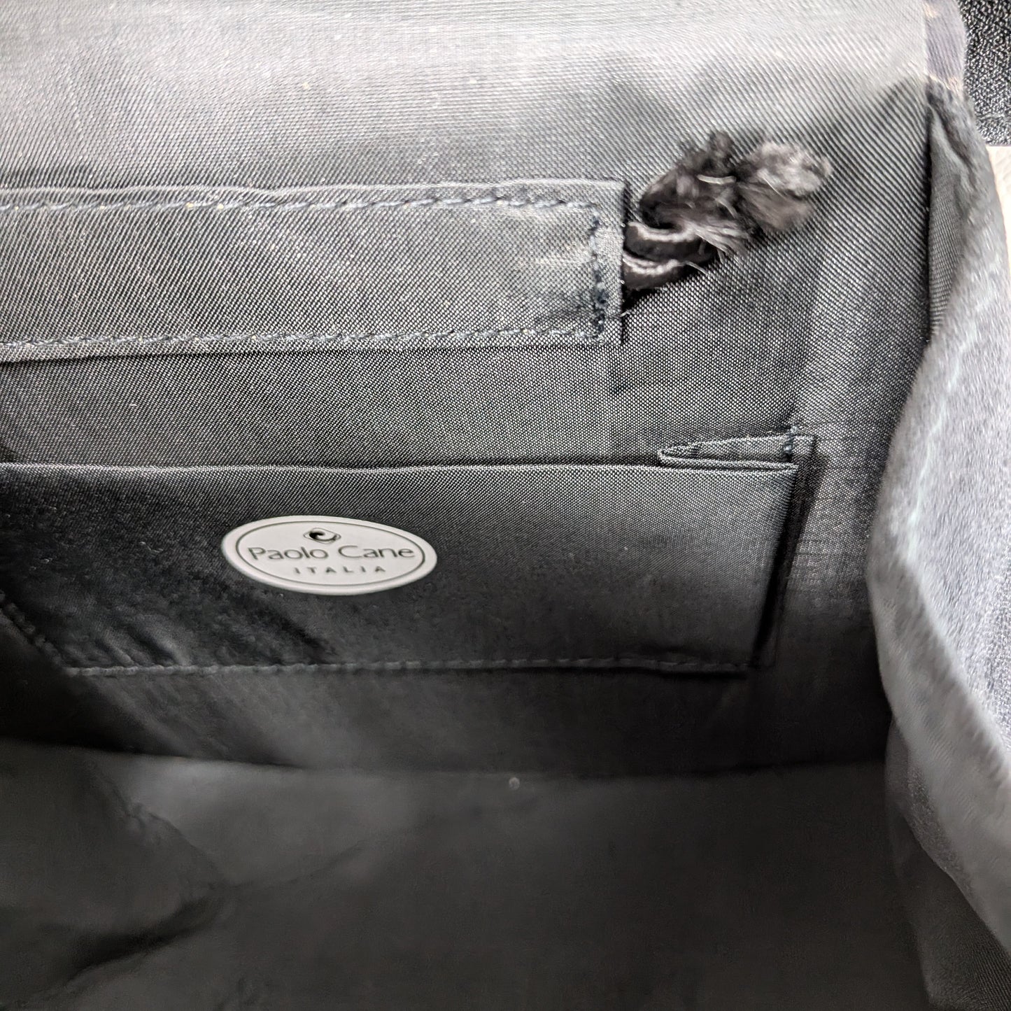 Borsa piccola nera elegante vellutata manico corto