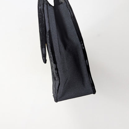 Borsa piccola nera elegante vellutata manico corto
