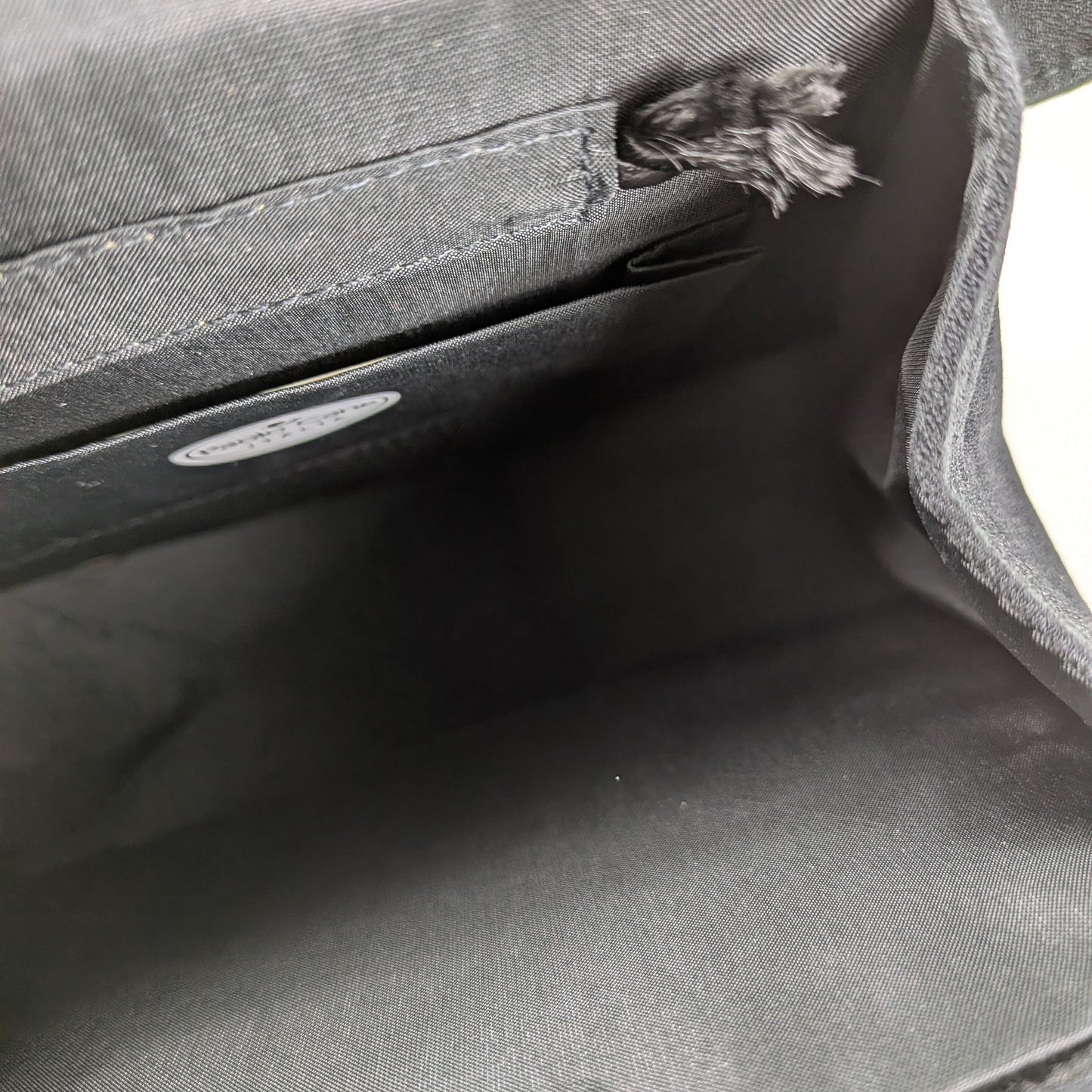 Borsa piccola nera elegante vellutata manico corto