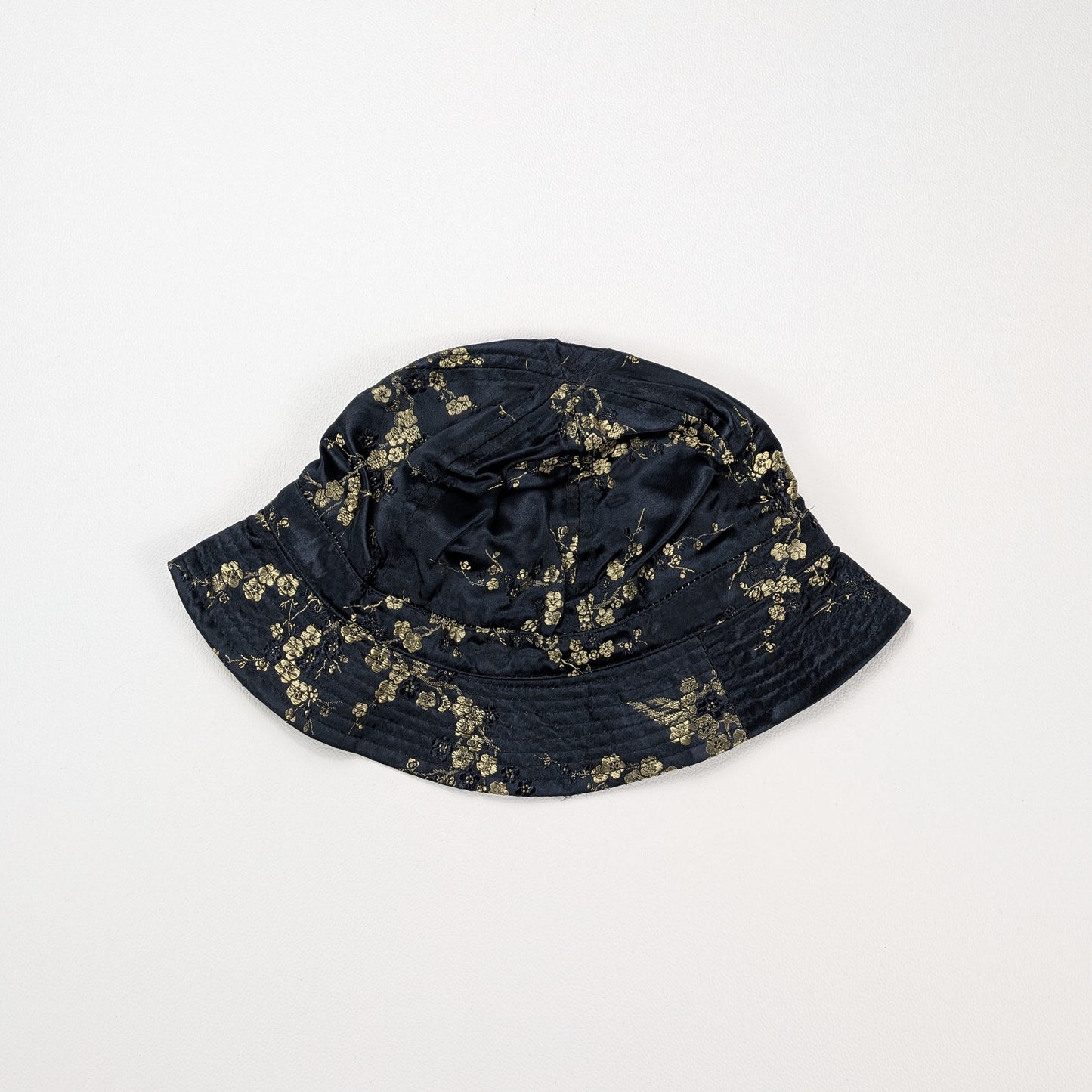 Cappellino bucket nero orientale streetwear - M