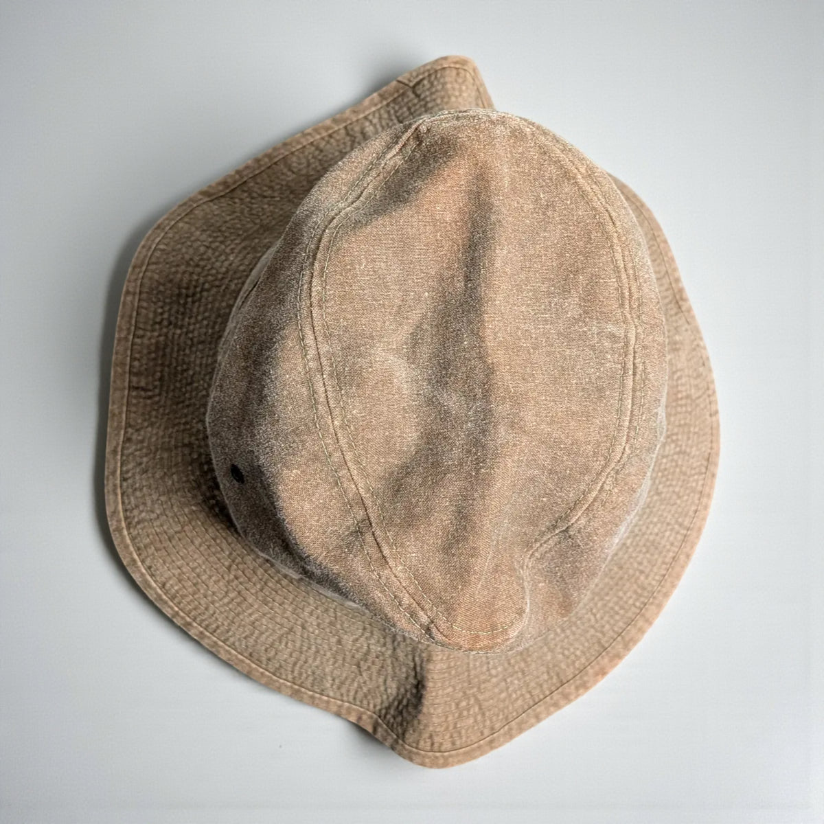 Cappello vintage a tesa larga