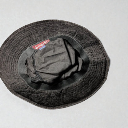 Cappello con bande beige e azzurre