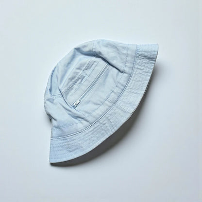 Bucket hat vintage azzurro polvere con taschino zip