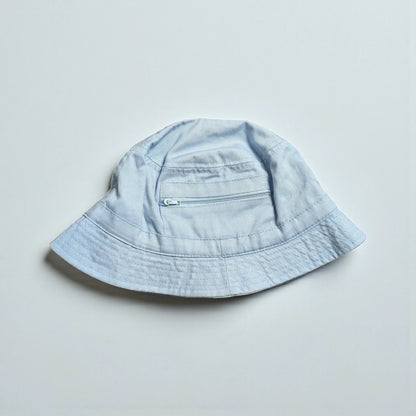 Bucket hat vintage azzurro polvere con taschino zip