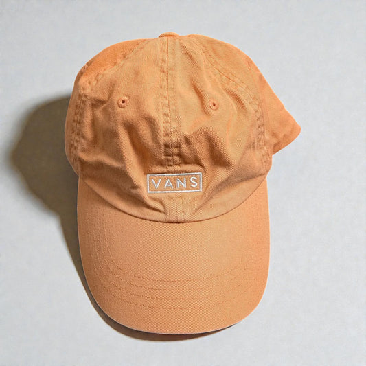Cappello in cotone con visiera curva