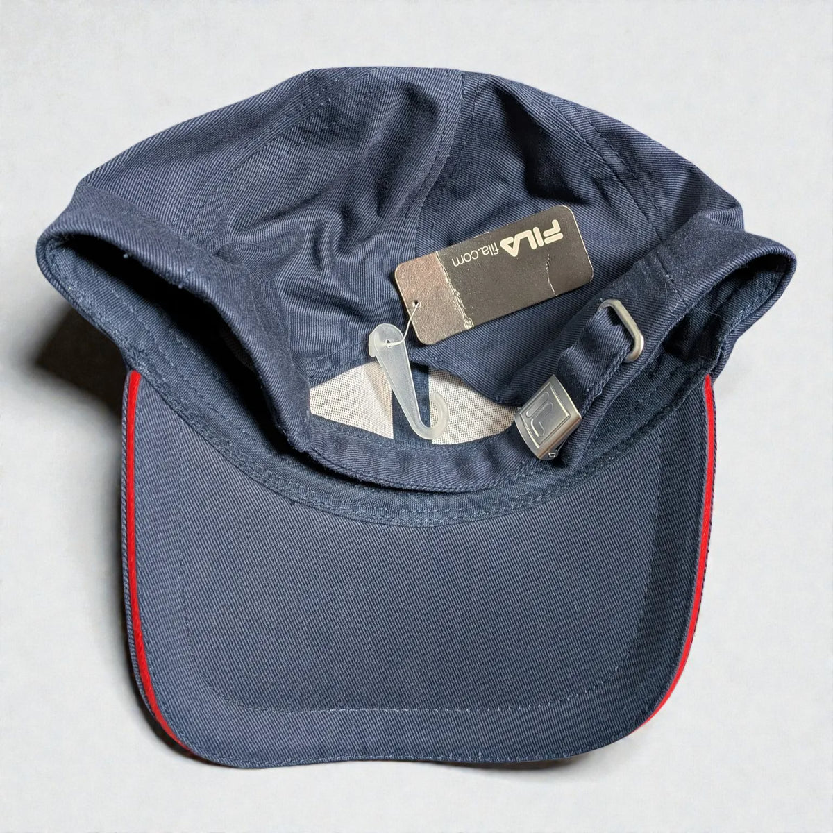 Cappello in cotone con grafiche skaters