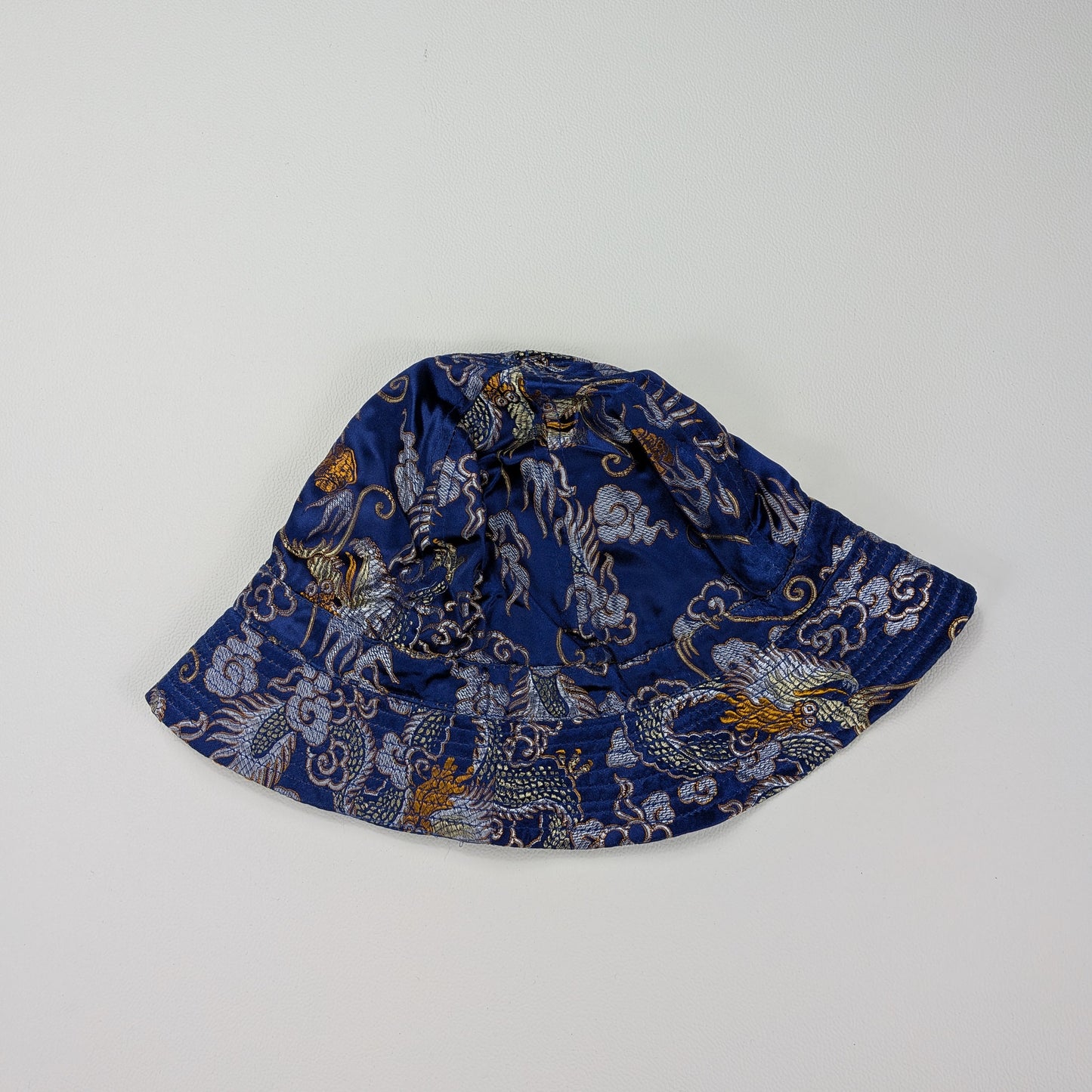 Cappellino bucket in rayon blu satinato streetwear skate - L