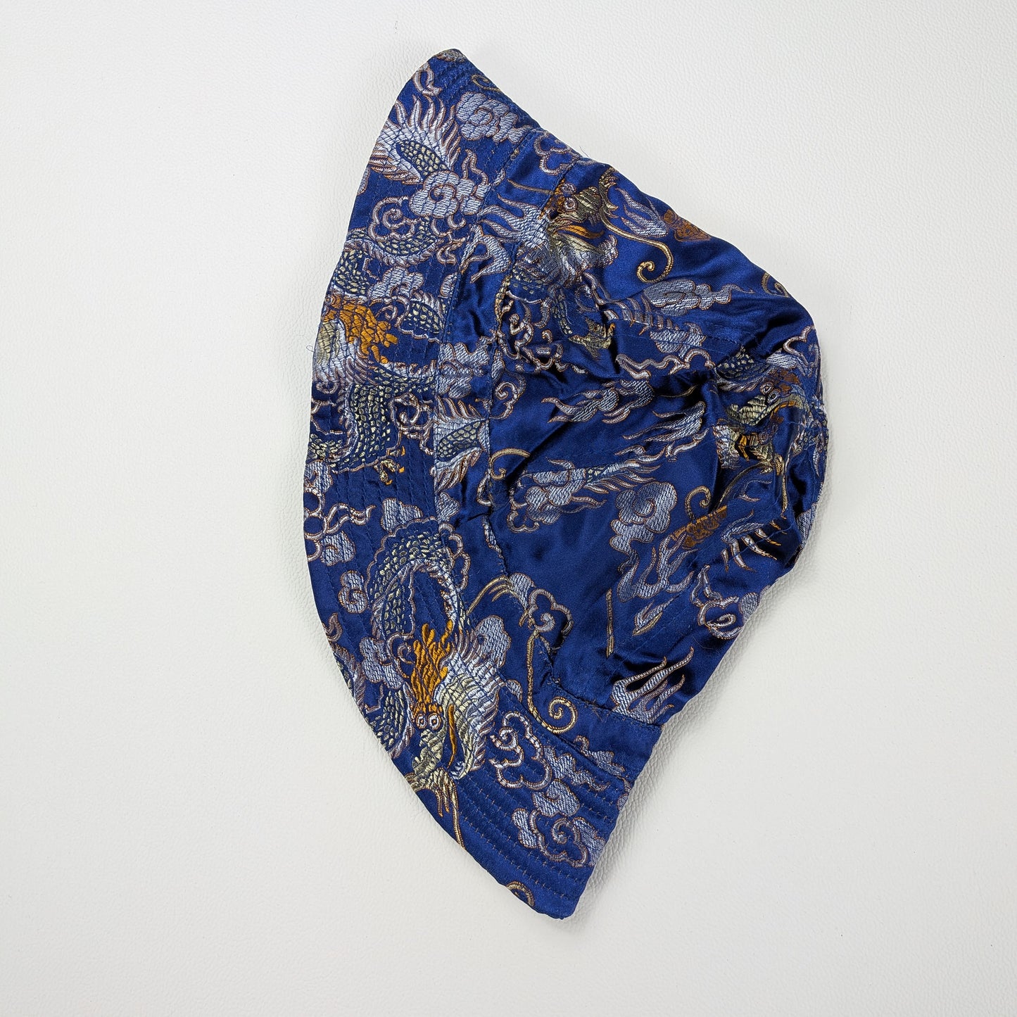 Cappellino bucket in rayon blu satinato streetwear skate - L