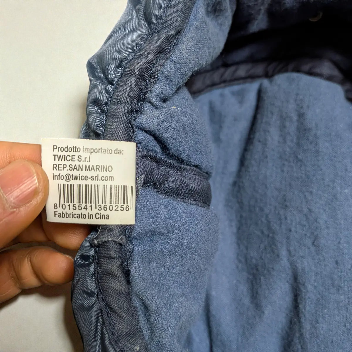 Cappello invernale imbottito piumino con paraorecchie richiudibili