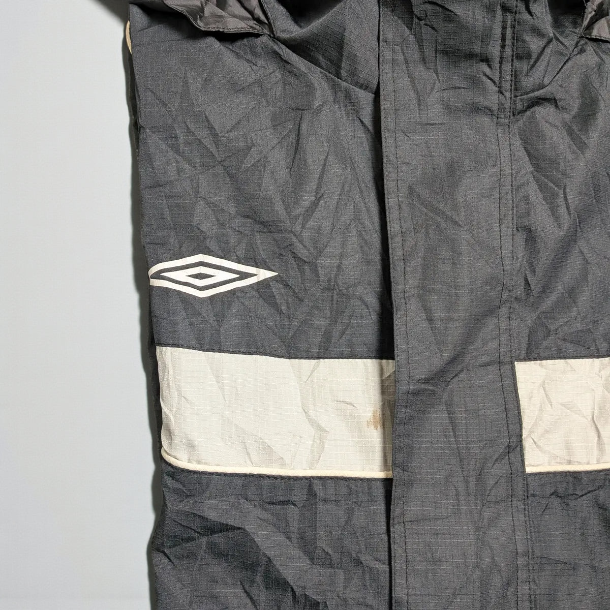 Umbro windbreaker Y2K con cappuccio estraibile e grafica flame - L