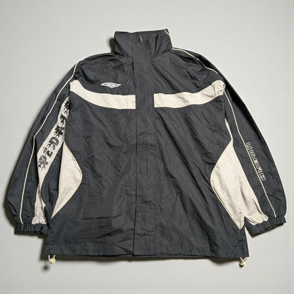 Umbro windbreaker Y2K con cappuccio estraibile e grafica flame - L
