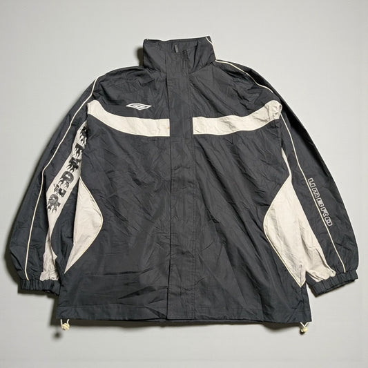 Umbro windbreaker Y2K con cappuccio estraibile e grafica flame - L