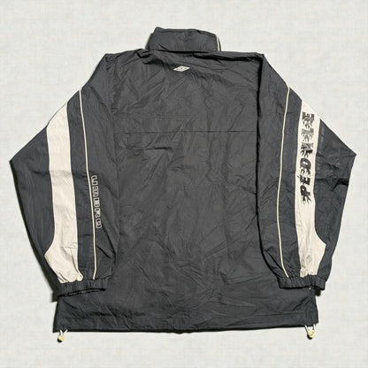 Umbro windbreaker Y2K con cappuccio estraibile e grafica flame - L