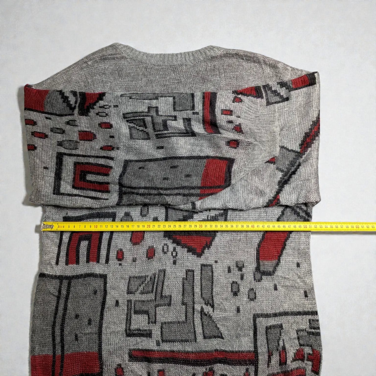 90s Vintage Sweater with Bold Retro Graphic - L/XL
