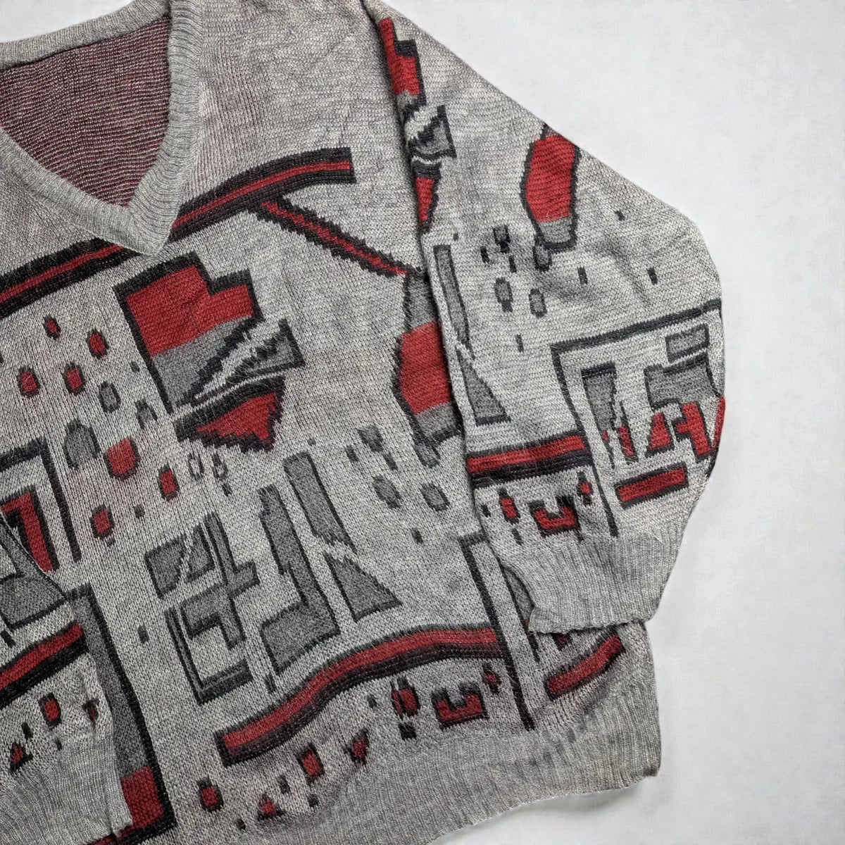90s Vintage Sweater with Bold Retro Graphic - L/XL