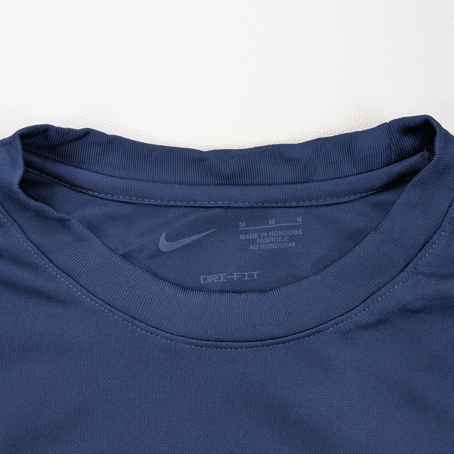 T-shirt Nike Dri-Fit sportiva - M