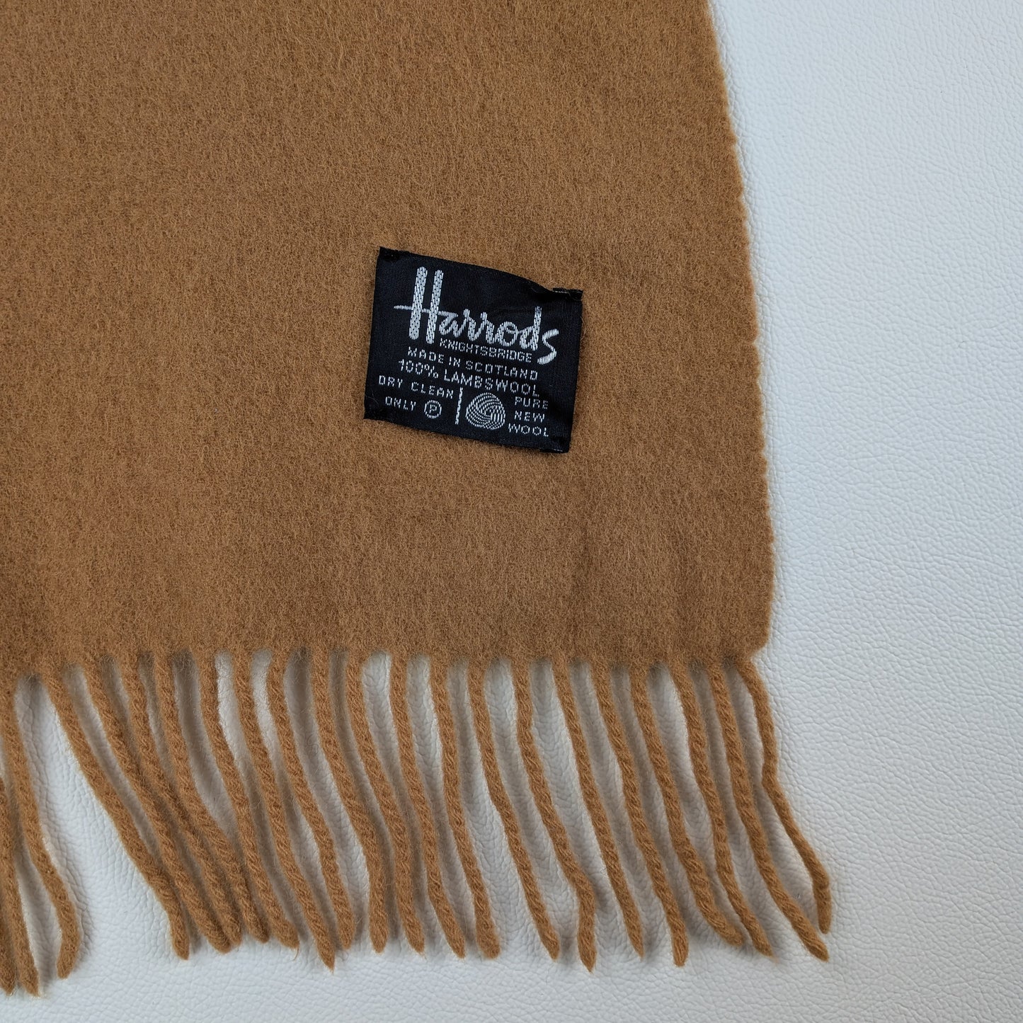 Sciarpa Moschino x Harrods made in Scontland in 100% lana