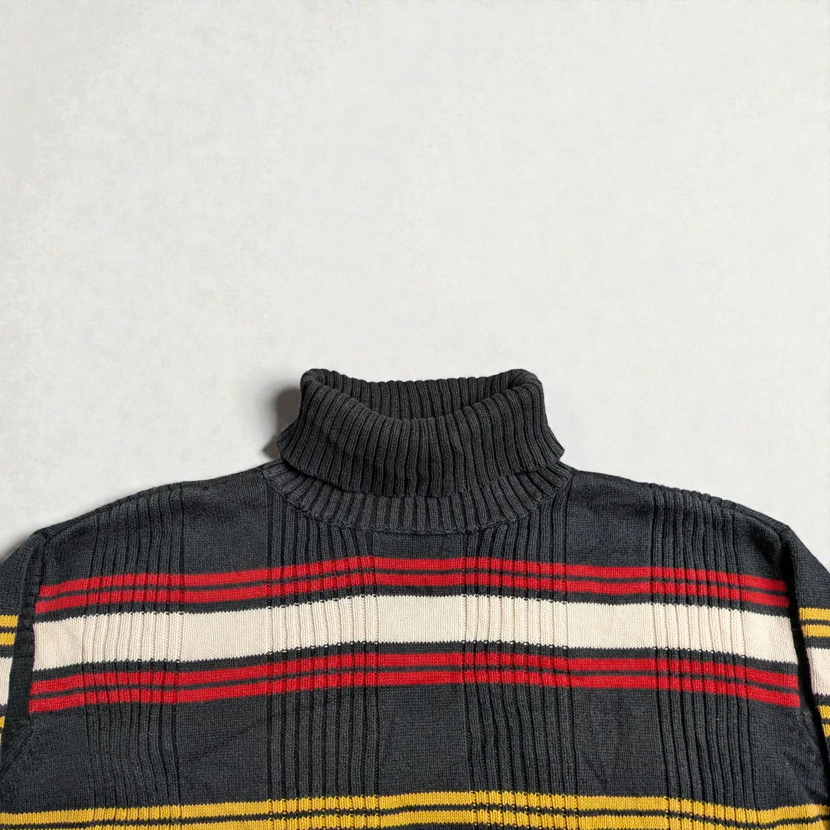 Vintage 90s Tommy Hilfiger Sweater - Small/Medium