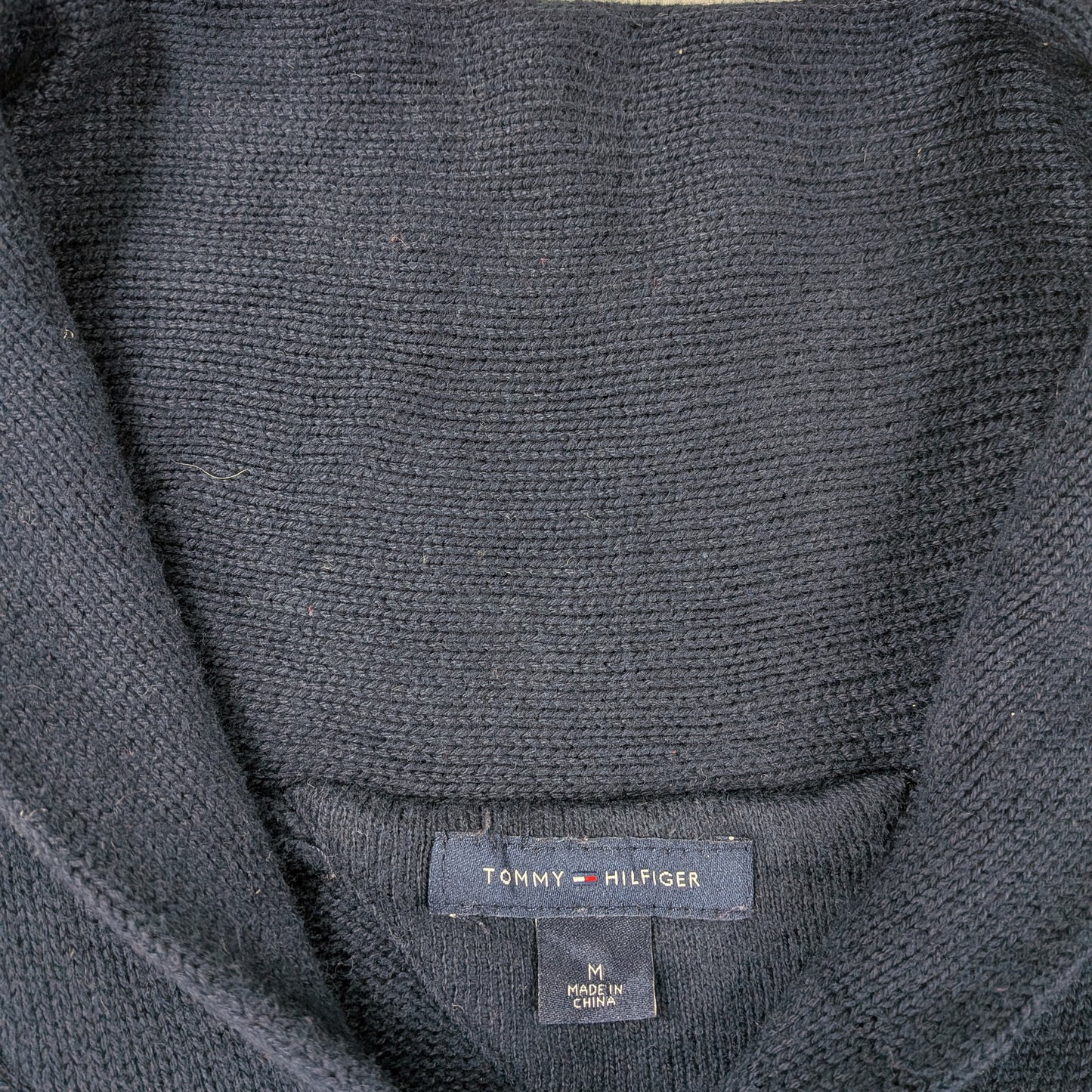 Maglione Tommy Hilfiger vintage con collo sciallato - S/M