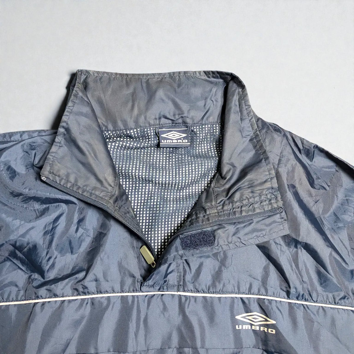 Giacca leggera Umbro early 2000s windbreaker con cappuccio estraibile - XL